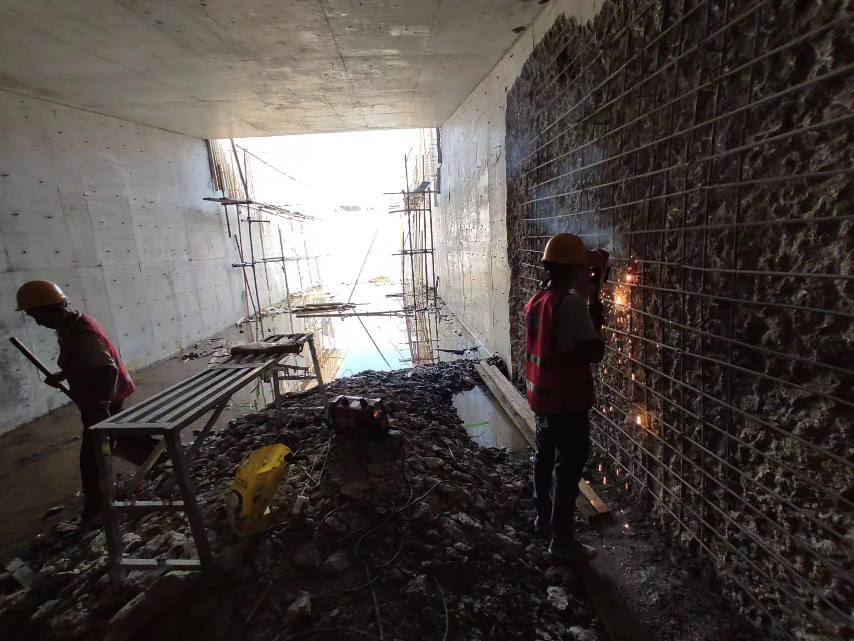滁州挖断承重墙导致楼体开裂，加固施工方案出炉